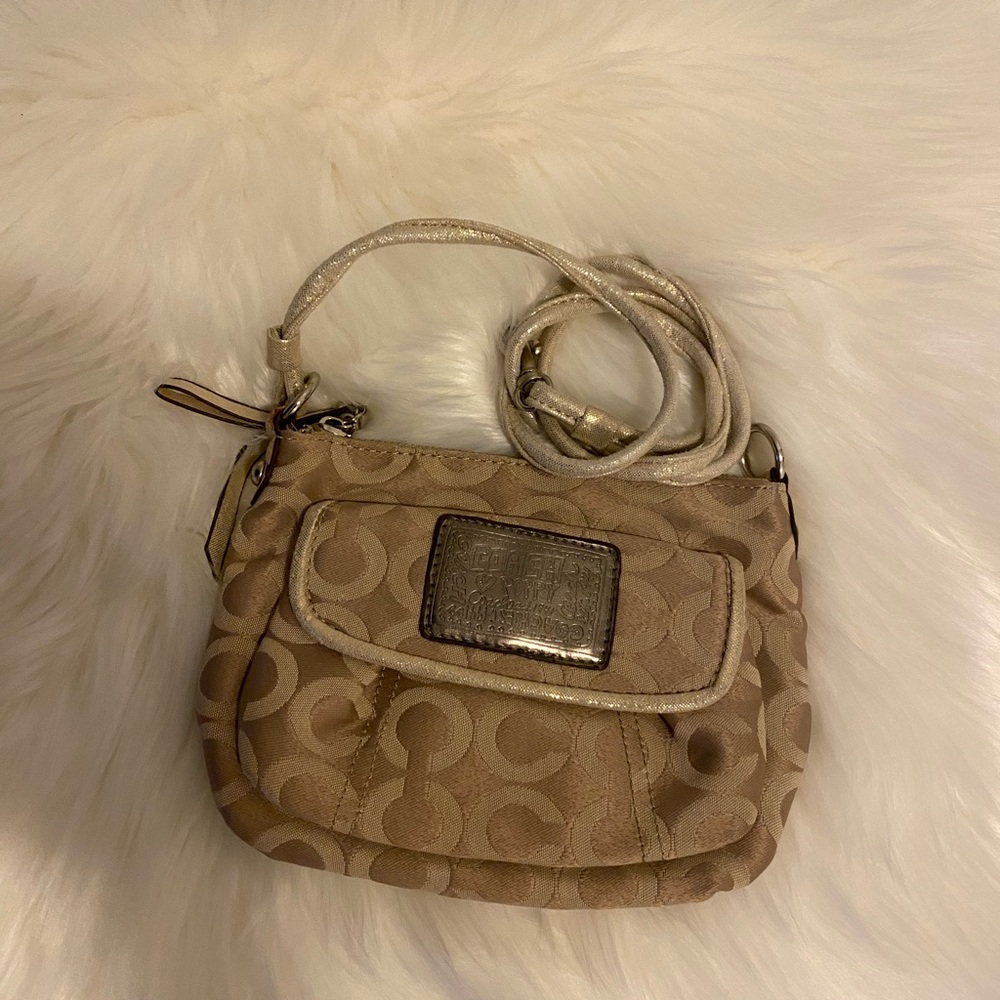 Authentic VINTAGE POPPY COACH CROSSBODY BAG (shiny)